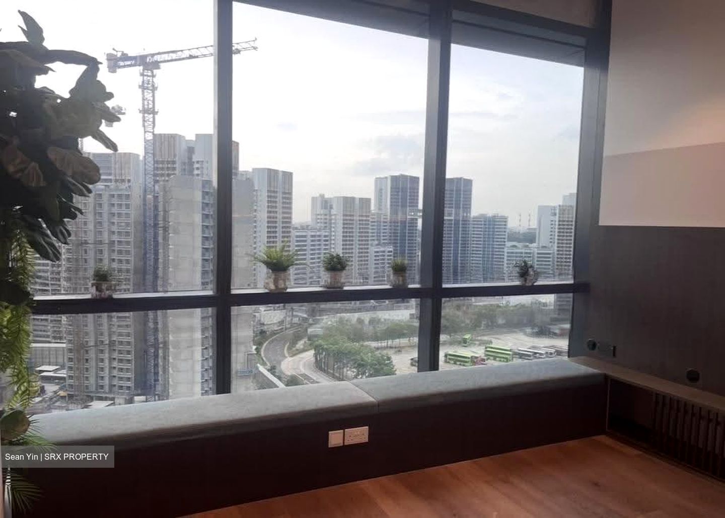 Woods Square (D25), Office #620601801